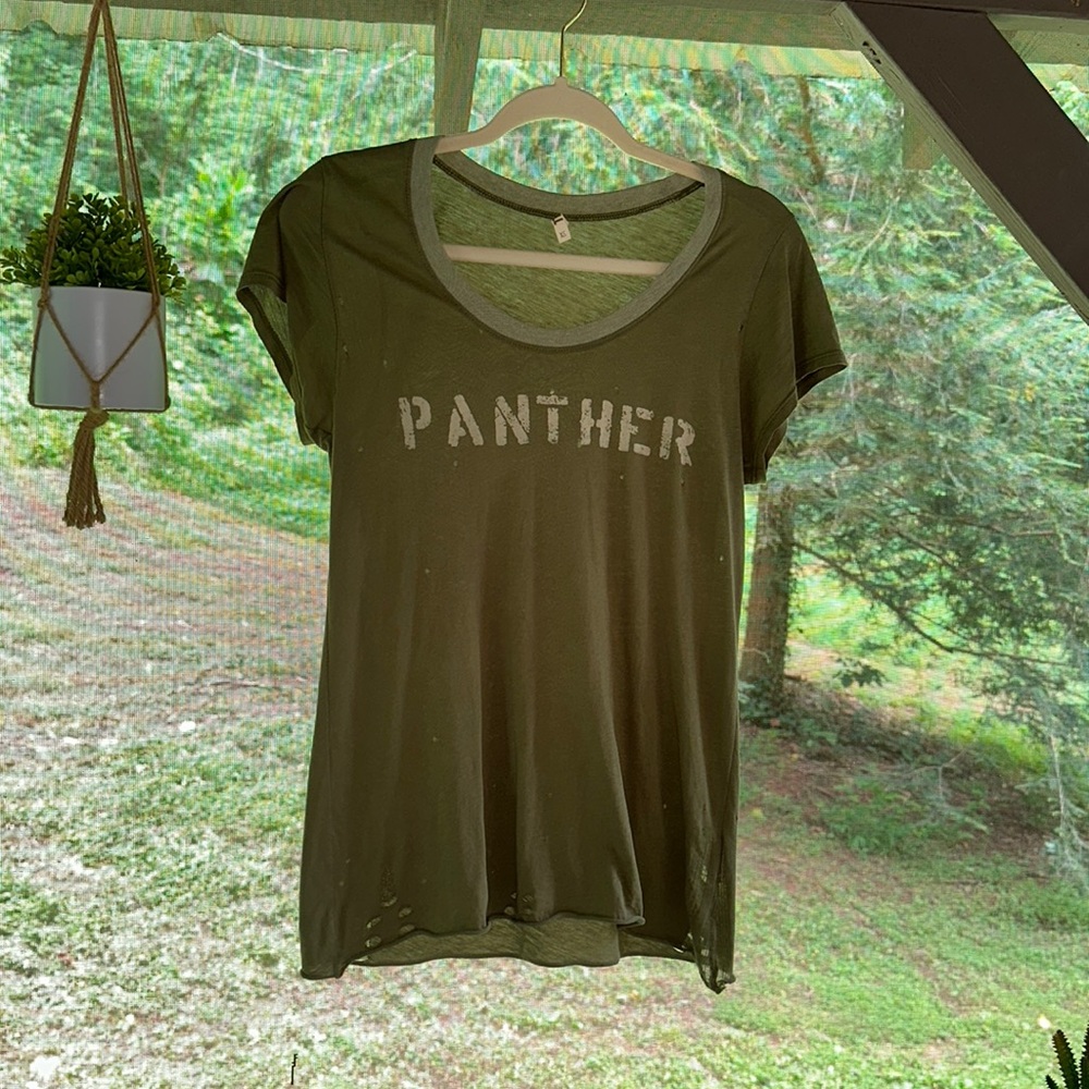 Panther tee
